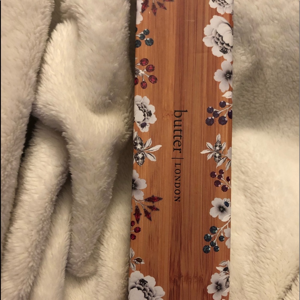 Eyeshadow palette